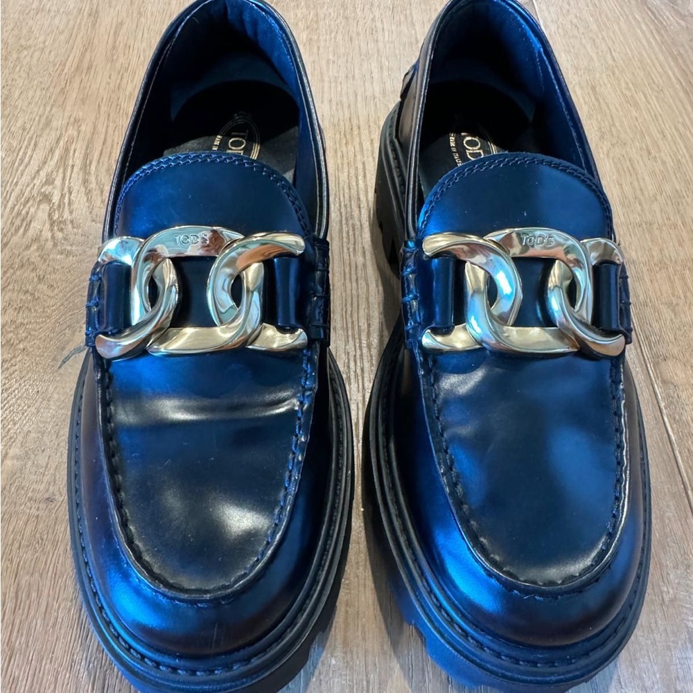 Tod’s Gomma Loafers as 38.5